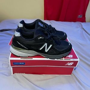New Balance 990 v4